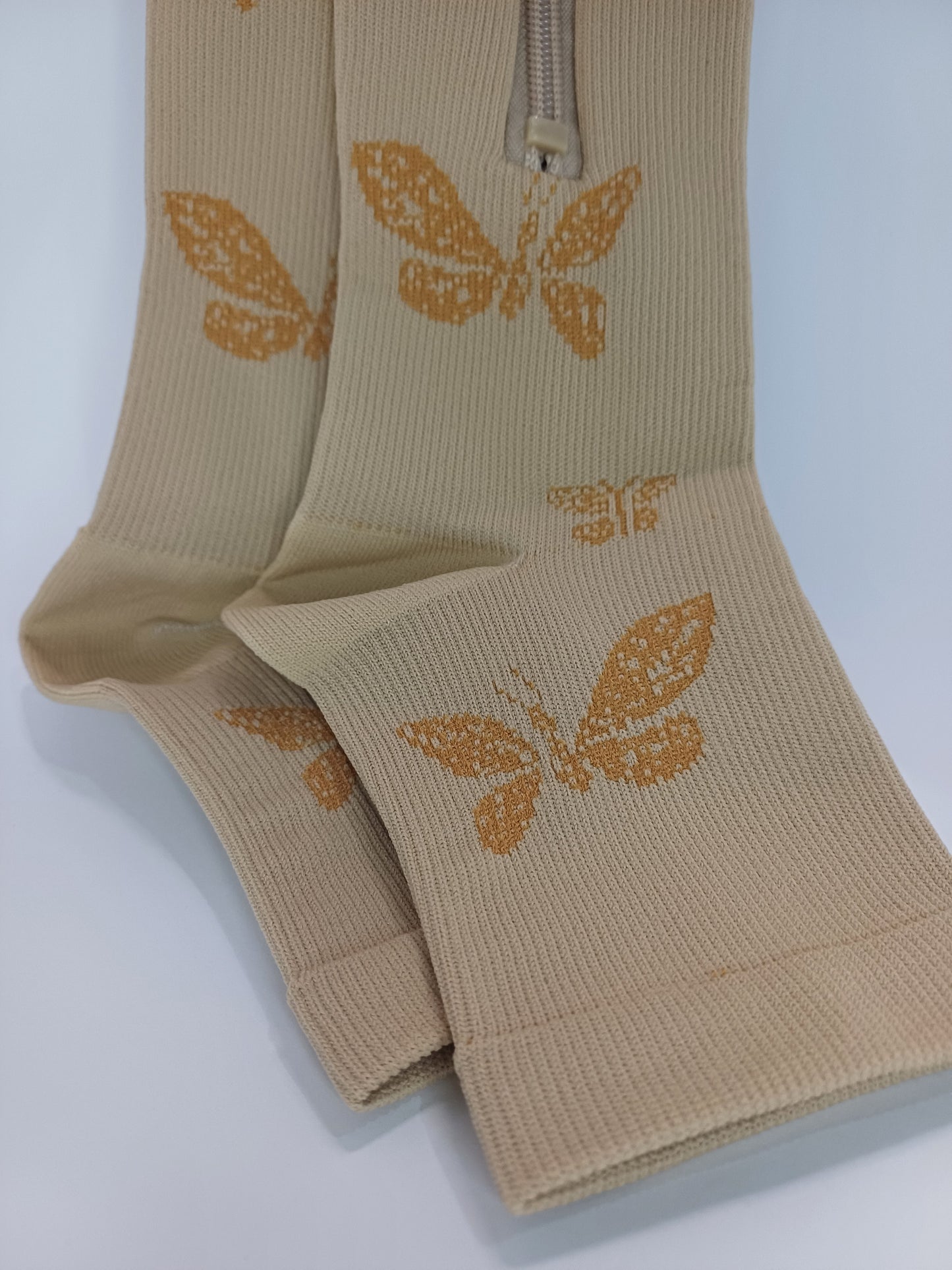 Compression socks for runners, diabetics, pregnancy and varicose veins